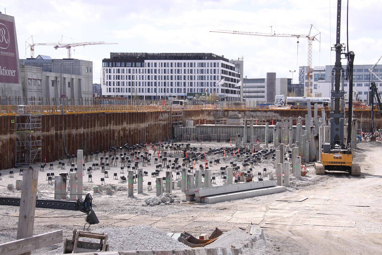 Concrete foundation construction with columns and reinforcement